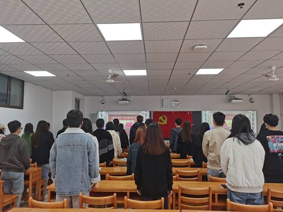 7d407e181ace552df9b99959cfae9a2